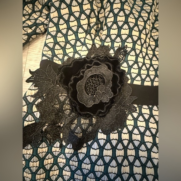 Iren Klairie Geometric Print Retro 3d Flower Detail Puffed Cuffs Size EU38 USM - Picture 4 of 6